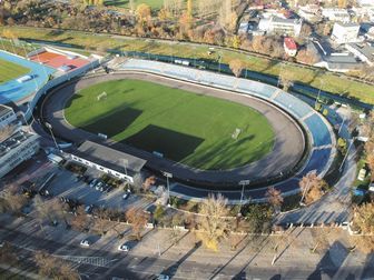 Zdjęcie starego stadionu z lotu ptaka.